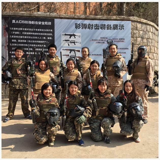 公司举办真人彩弹cs比赛